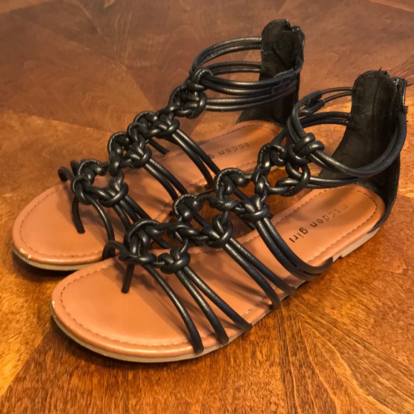 madden girl flat sandals